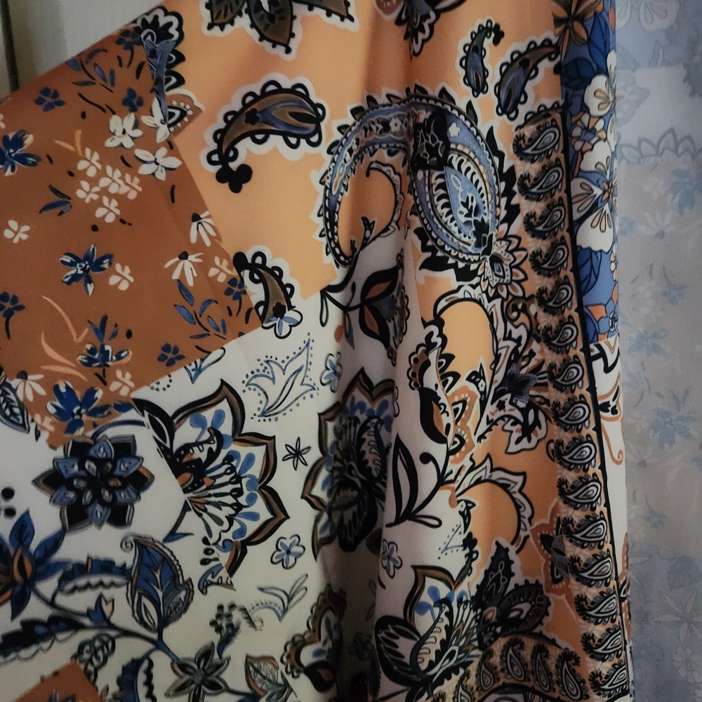 Floral Kimono with Orange and Blue Patterns - Picture 5 of 10